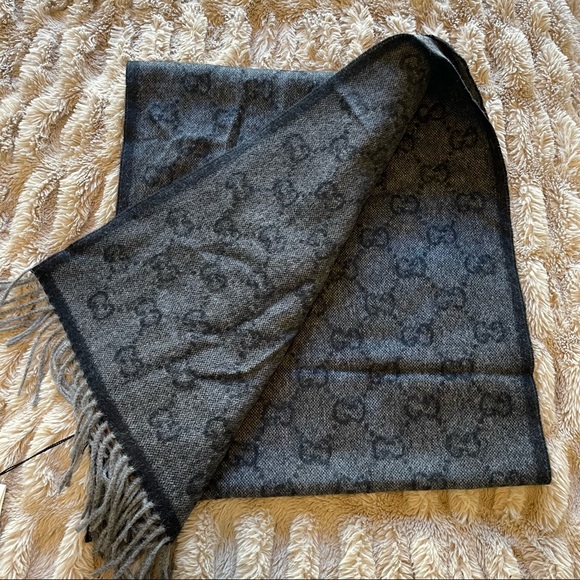 Unisex Gucci Scarf - Picture 3 of 5